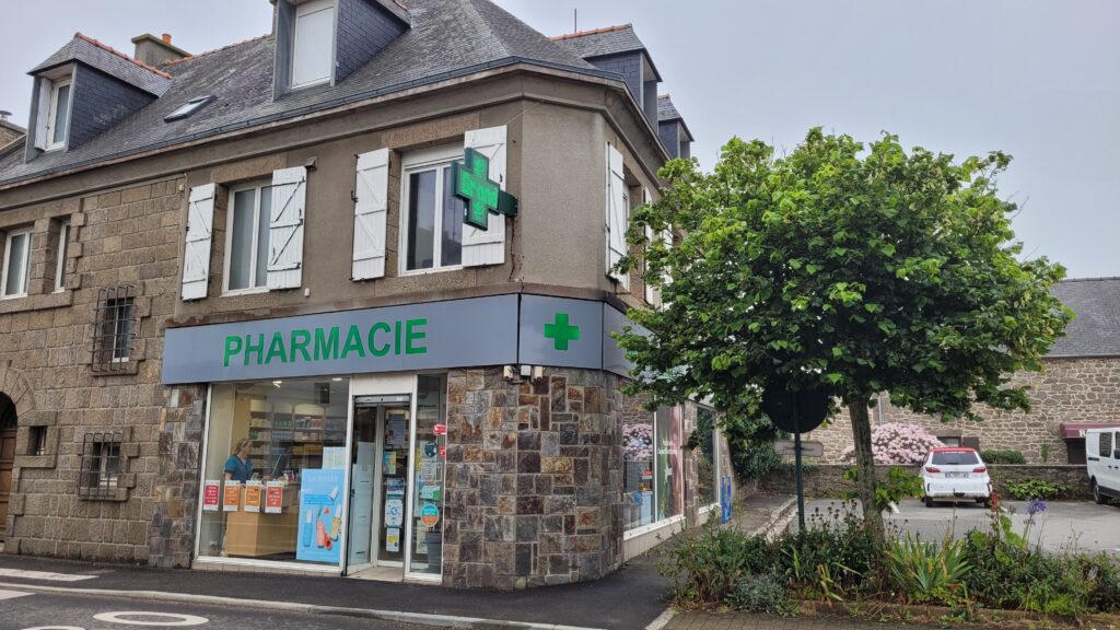 La pharmacie du Grand Large à Lampaul Plouarzel vous accueil au 1 rue de brest.